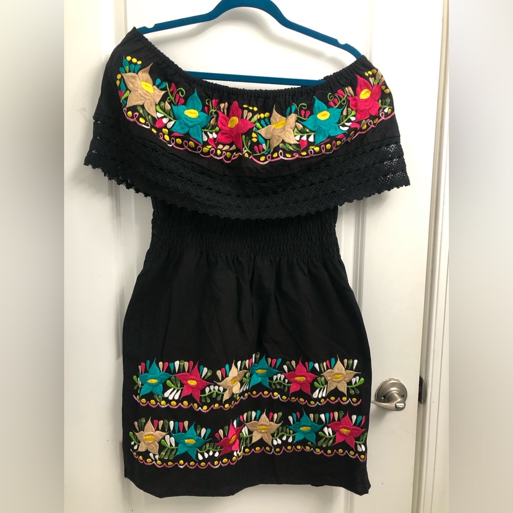 Mexican Style Dress. Size Medium